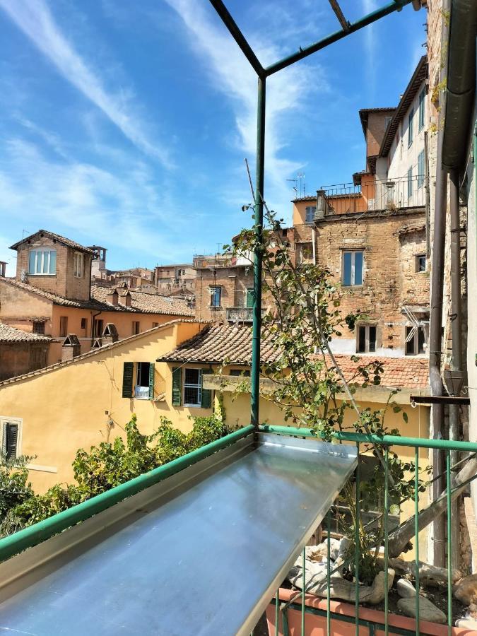 Azzi B&B Comfortably, In The Quietness Of The Perugia Historical Centre Exterior photo