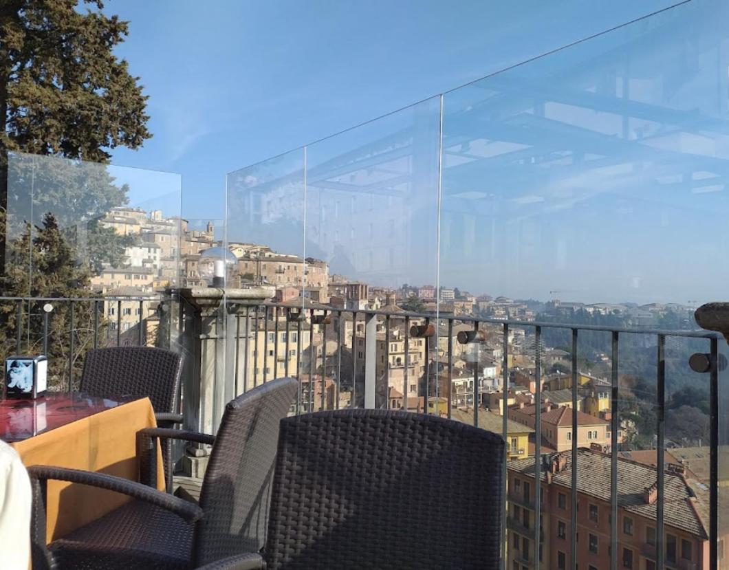 Azzi B&B Comfortably, In The Quietness Of The Perugia Historical Centre Exterior photo