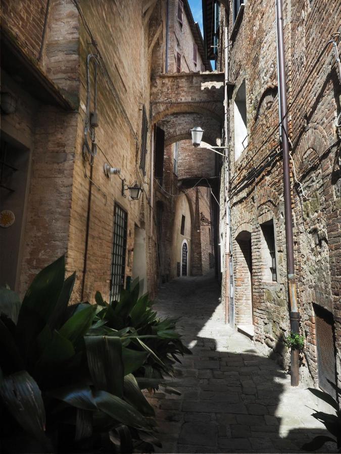 Azzi B&B Comfortably, In The Quietness Of The Perugia Historical Centre Exterior photo